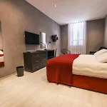 Quaint Boutique 3*