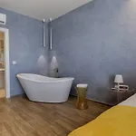 Quaint Boutique Hotel 3*